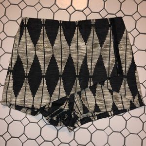 NWOT Black and White Boutique Patterned Shorts